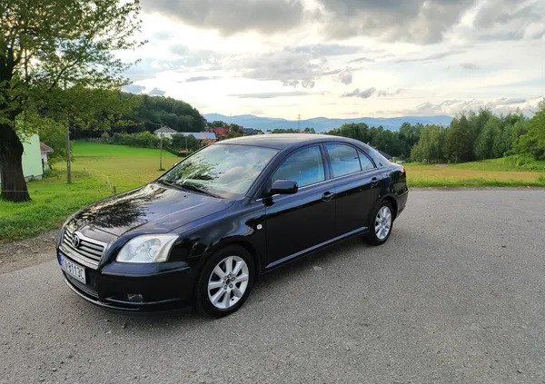 toyota avensis małopolskie Toyota Avensis cena 13400 przebieg: 231313, rok produkcji 2006 z Darłowo